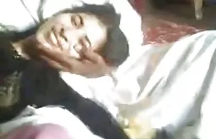 XXX لزبین جوان فاک انال سکس توسط گرانش