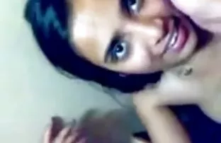 XXX دو دختران از آن لذت ببرید سگس انال در حلقه