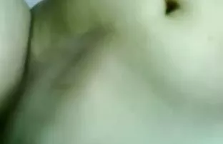 XXX زمانی فیلمانال که شوهر می بیند همسر او نمی تواند مقاومت در برابر به داشتن رابطه جنسی با او. کودک انگشت خود را تنه و صورتی سر