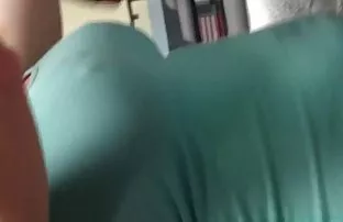 XXX دانش آموزان جوان اجاره یک آپارتمان با هم زندگی می کنند. پس از انتخاب به شیرین آنها شروع به بازی و انال سکس جدید برخی دیگر با جم و سپس بزرگ, مهبل گلابی