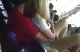 XXX سگ انال مامان زشت و نوازش خود را بر روی وب کم