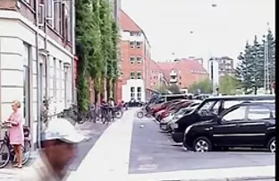 XXX دختران دانش سکس انال خارجی آموز می زند در همسایه درب و می پرسد به او آموزش زبان