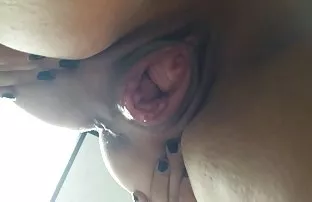 XXX رابطه انال زوری جنسی در یک ماشین با یک جوان سبزه
